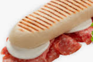 Panino salame e mozzarella