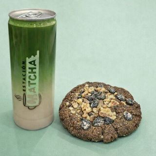 Combo Matcha Latte 355 ml + Galleta Maxi de Vainilla