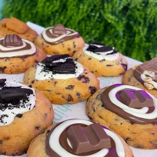 Crumbl cookie