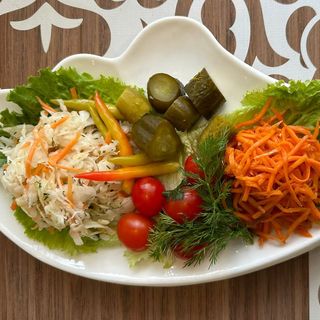 Ассорти домашних солений Караван