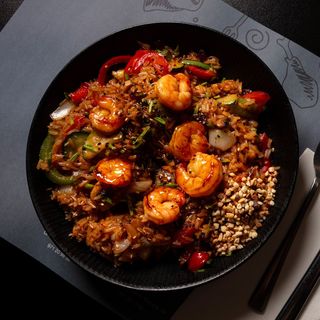 Wok De Langostinos Y Verduras Con Arroz
