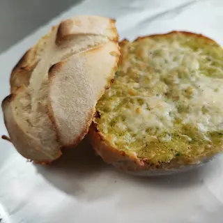 Pan de ajo con queso y atún