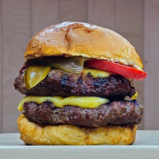 Двойной бургер с телятиной