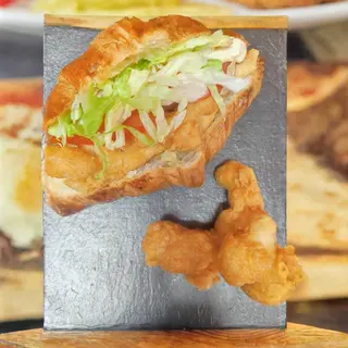 Croissant vegetal con pollo