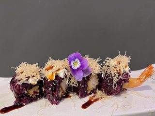 48. Uramaki riso venere