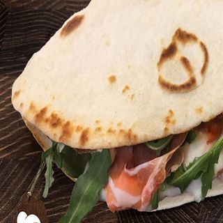 Q1 - “Lurisia”, Squacquerone e rucola