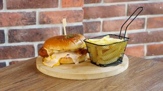 Crunchy chicken burger