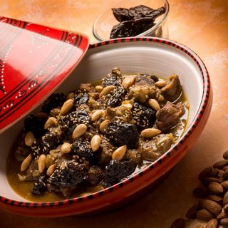tajine viande de bœuf  au pruneaux