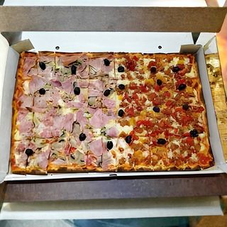 Plateaux Pizza Variée + boisson 1.5L gratuité