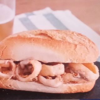 Pepito de calamares con ali oli