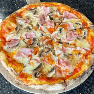 Pollo e Funghi Pizza with Free Gelato Scoop