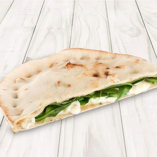 Calzone de mozzarella y rúcula