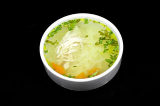 Бульйон з локшиною