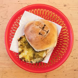 Питка на скара със зехтин Extra virgin и шарена сол (120г)