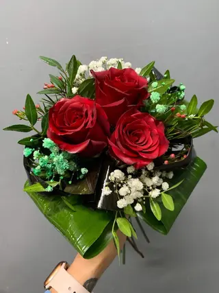 Bouquet com 3 Rosas vermelhas 