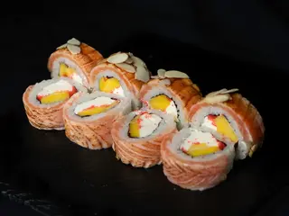 Łosoś Tropikalny z Mango (8szt) (355g)