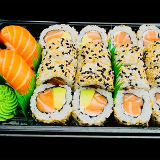 Box 9 Salmon Lovers (18 Peças)