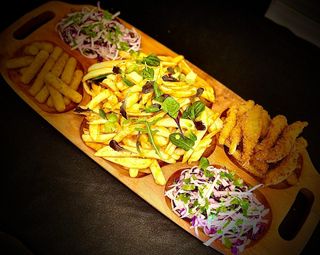 Platou Pluto pentru 5-6 persoane