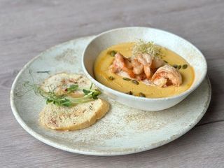 Гарбузовий крем-суп з креветками (300g)
