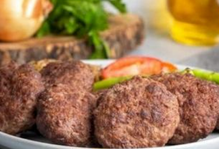 Plato de pinchos de carne picada (3 uds.)