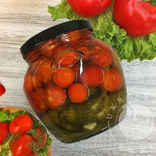 Konserwowane pomidory z ogórkami 1600g