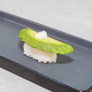 Nigiri de Aguacate y Queso Crema Vegano (1 Ud.)