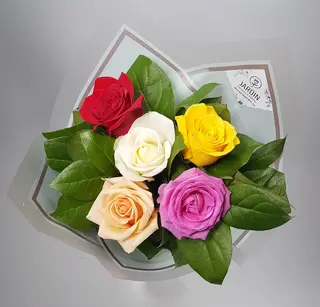 Buchet 5 trandafiri mix de culori
