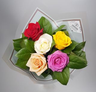 Buchet 5 trandafiri mix de culori
