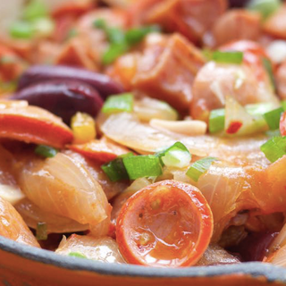 Salsicha de Cebolada e Pimentos