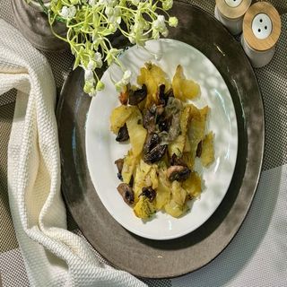 Картофель жареный с грибами*