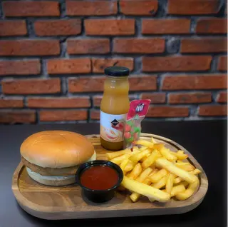 Menu INF Hamburguesa + Papas + Bebida + Regalo