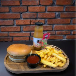 Menu INF Hamburguesa + Papas + Bebida + Regalo