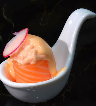 Gunkan De Spicysalmo