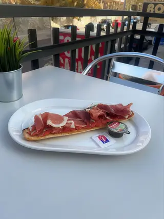 Tostada Completa