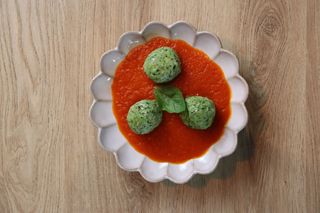 Polpettine ricotta e spinaci al sugo di pomodoro