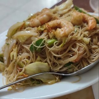 Fideos De Arroz Frito Con Gambas