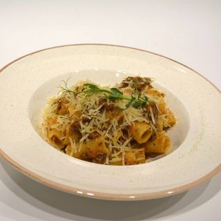 Мясное рагу с ригатони