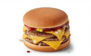 Triple Beef Cheeseburger avec Frites
