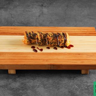 Maki atún con queso tempurizado (8 pzs.)