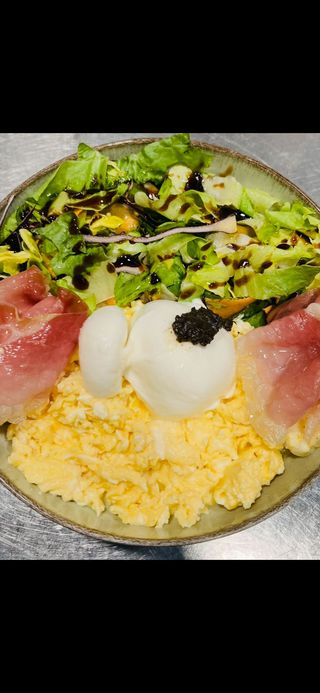 scrambled cu burrata