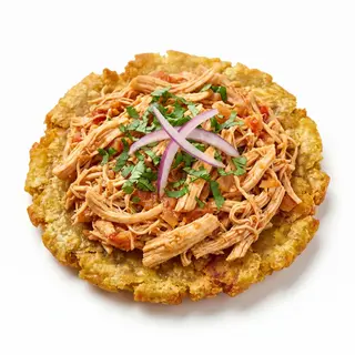Patacón Con Pollo Desmechado