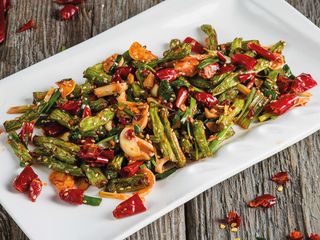 Фасоль жареная острая