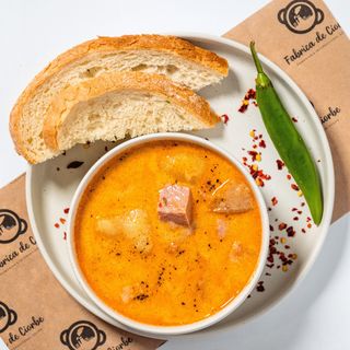 Ciorbă ardelenească cu tarhon și ciolan