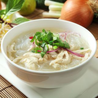 3B. Sopa de pollo con fideo y arroz