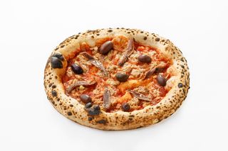 Pizza cu ton și hamsii