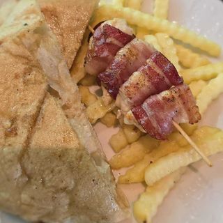 Rolovani pileći ražnjić