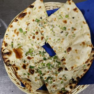 GARLIC NAAN