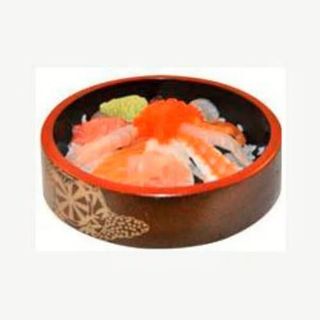 33.Chirashi Variado