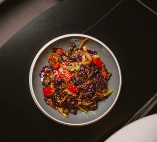 Japanski wok Gyuniku sa rižom