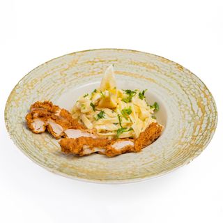 Tagliatelle Lemon Butter cu snitel de pui